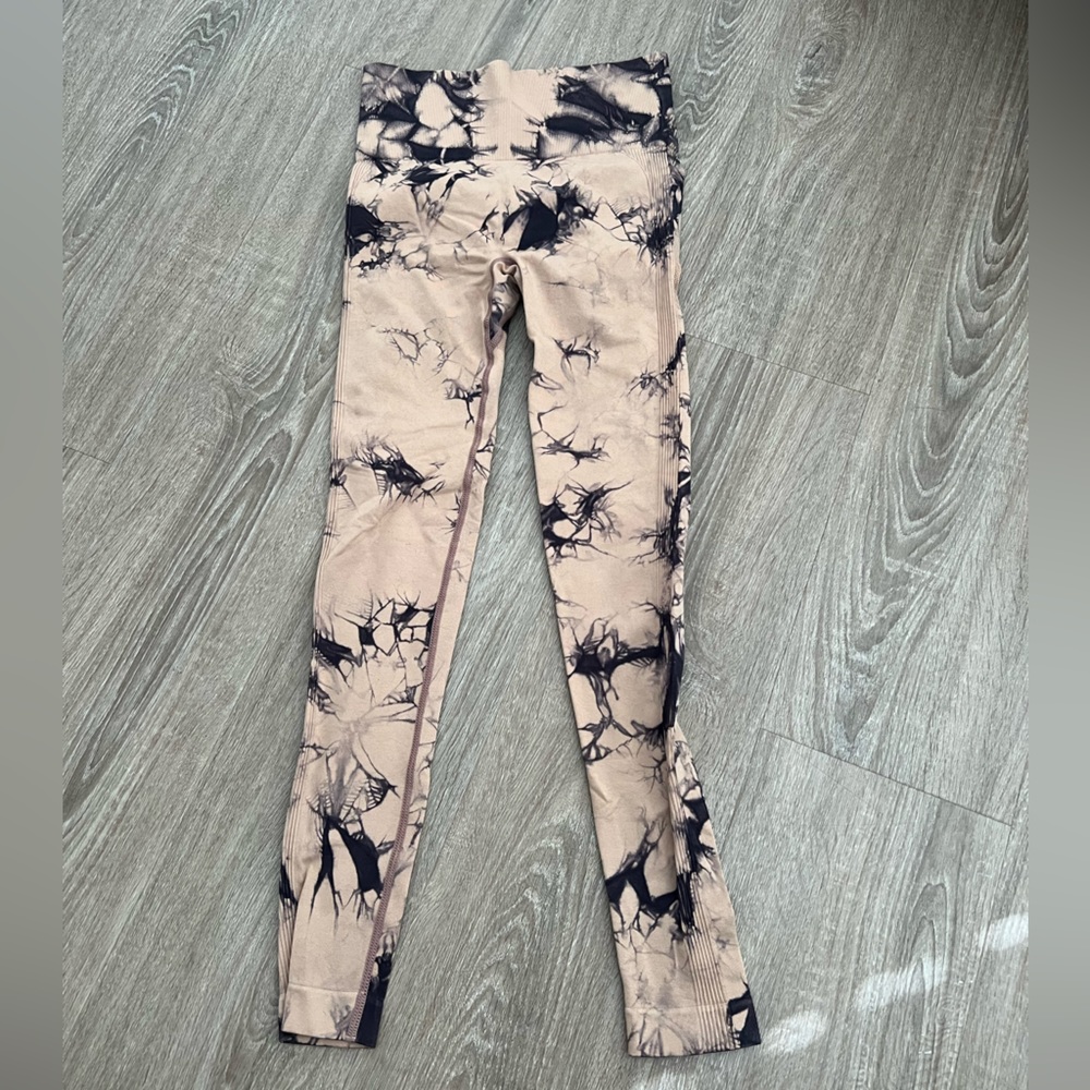 SHEIN tye die leggings
